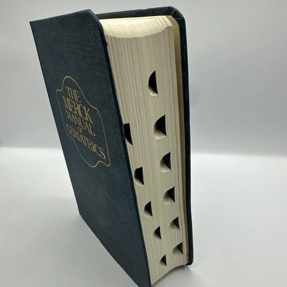 The Merck Manual of Geriatrics Book Copyright 1990 Merck & Co Inc. Hardcover